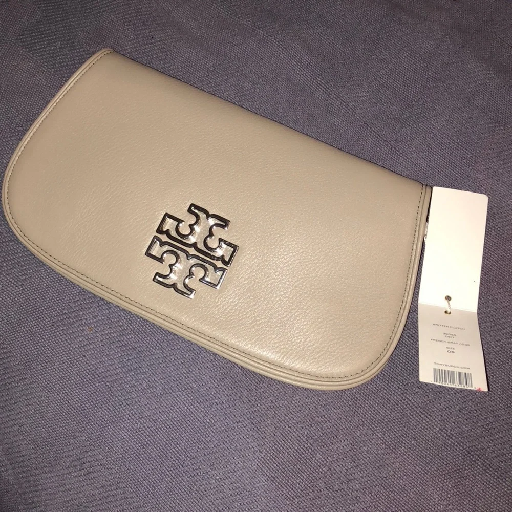 Tory Burch Beige Leather Crossbody Clutch with rare Silver Logo